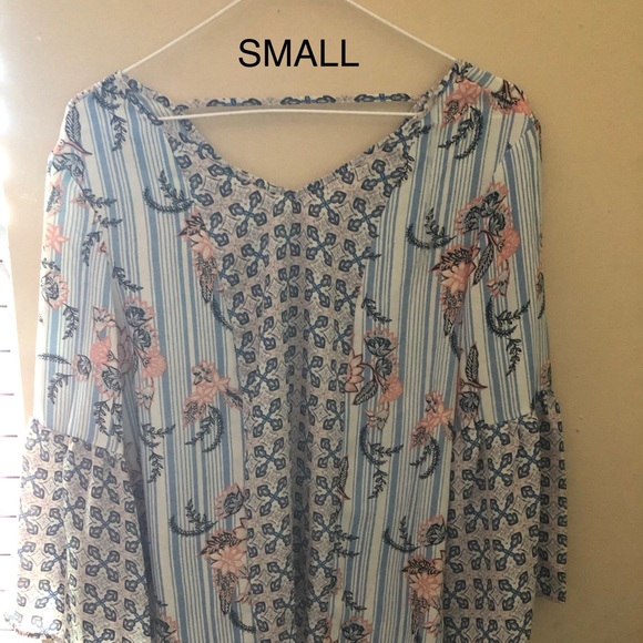 Blouses and dress - Picture 2 of 4